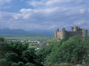 Harlech castle from a distance.jpg